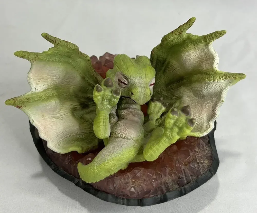 Schliech Dragons Baby Nugur Green Figure Crystal Rare Fantasy UEC